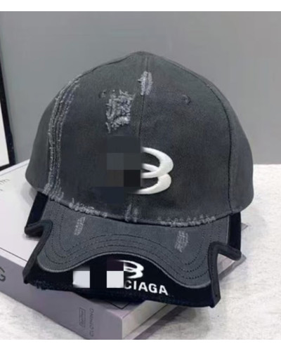 Кепка з вишивкою BLNCG