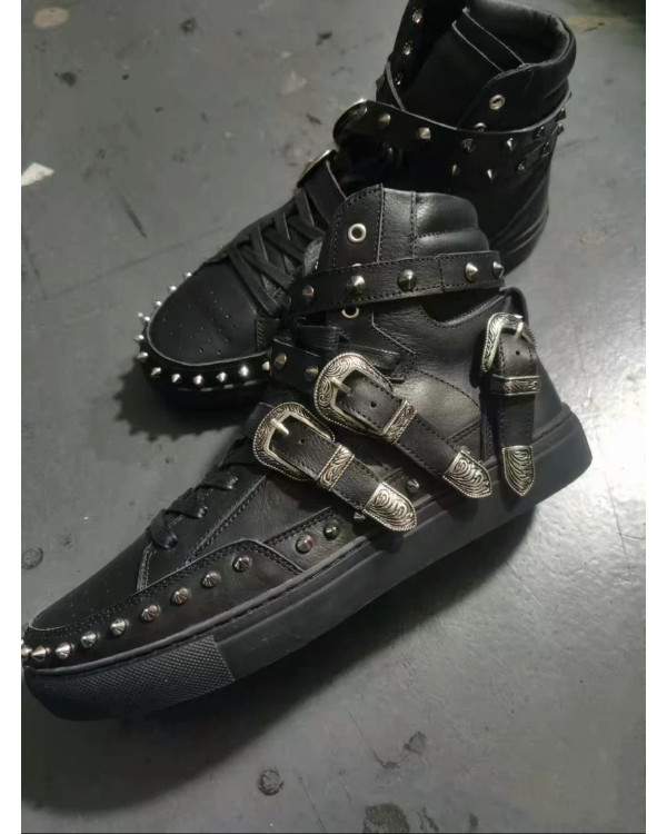 Кроссовки Trainers