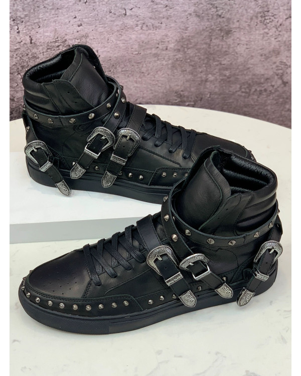 Кроссовки Trainers